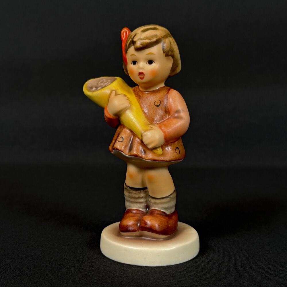 Goebel Hummel Germany "Sweet Offering" #549 3/0 Club Membership 1993-1994 3.5 in